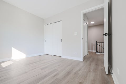 Tiny photo for 810 Gloucester Drive #126, Elk Grove Village, IL 60007 (MLS # 12782465)