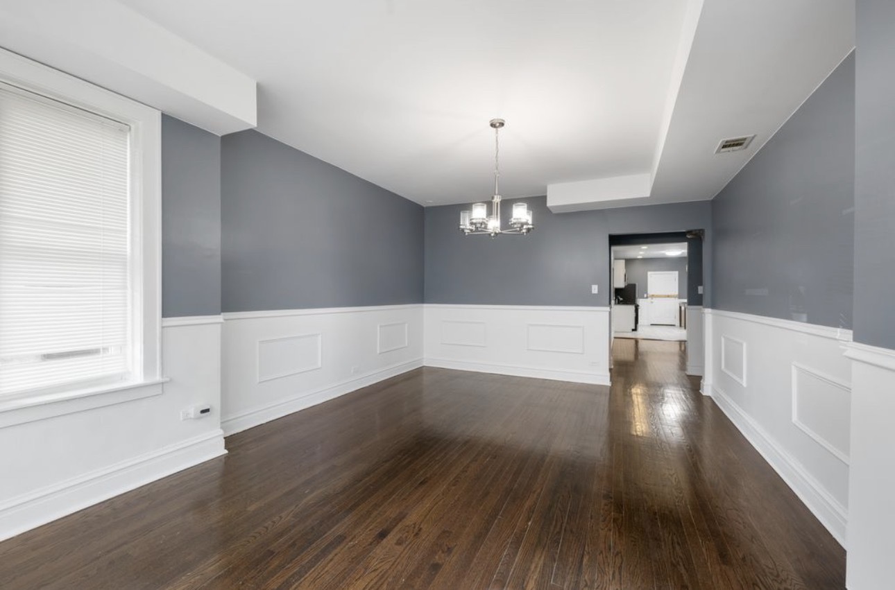 8222 S Maryland Avenue