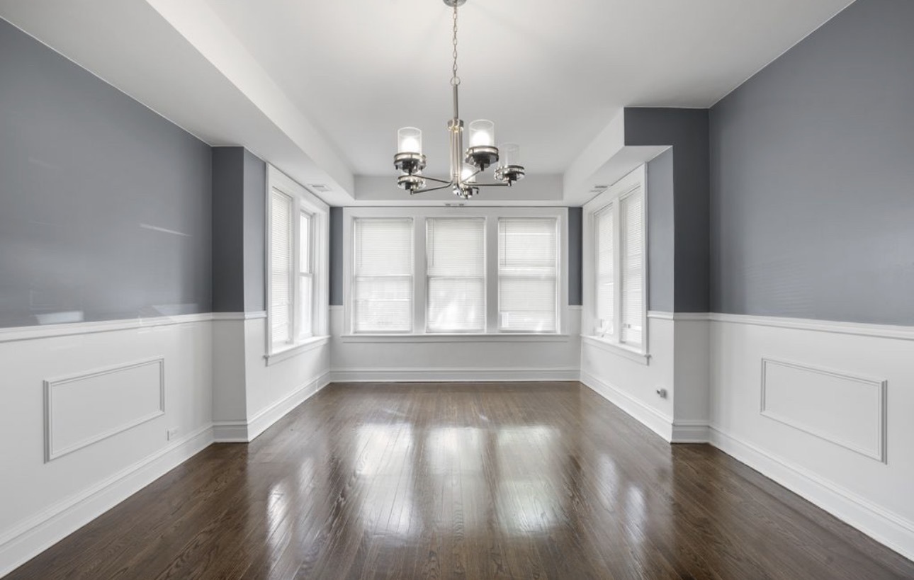 8222 S Maryland Avenue