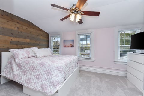 Tiny photo for 701 N Kenilworth Avenue, Glen Ellyn, IL 60137 (MLS # 12762462)