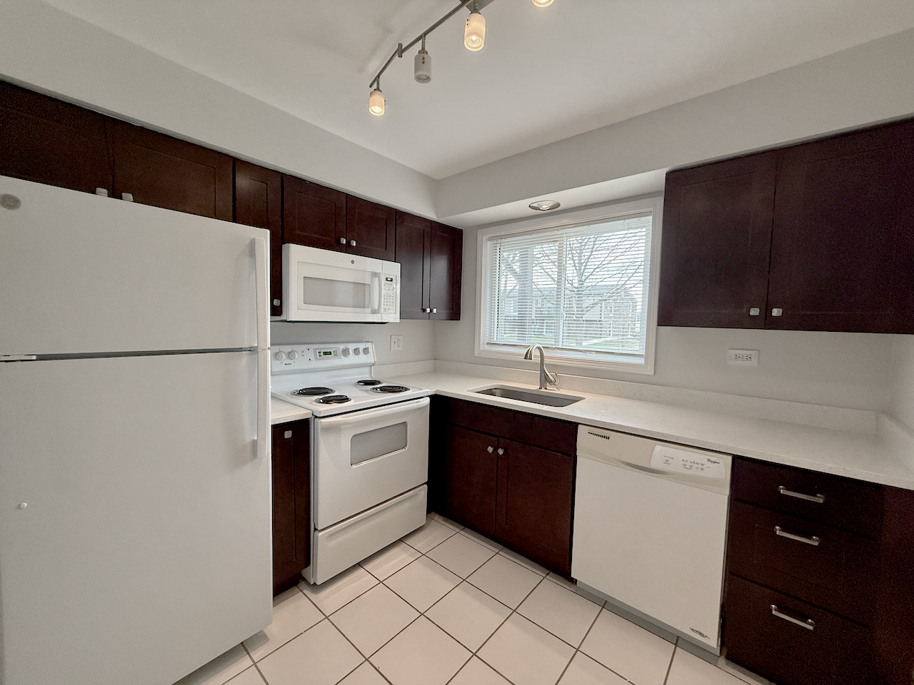 337 N Carter Street 102