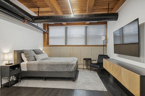 Tiny photo for 728 W Jackson Boulevard #107, Chicago, IL 60661 (MLS # 12526031)