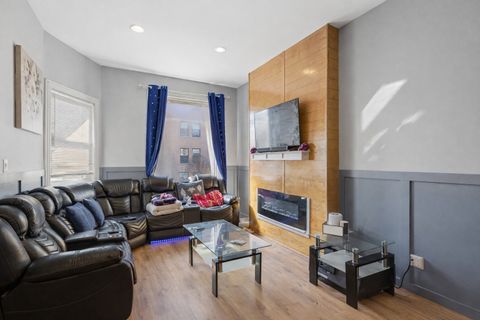 Tiny photo for 4411 S Calumet Avenue, Chicago, IL 60653 (MLS # 12590848)