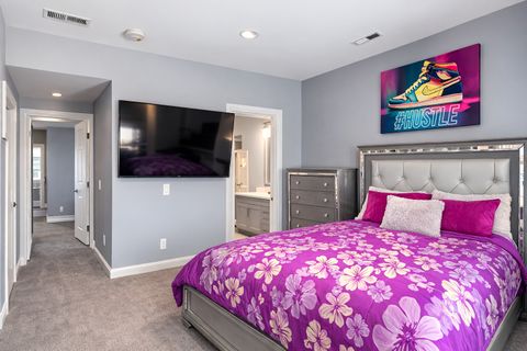 Tiny photo for 4411 S Calumet Avenue, Chicago, IL 60653 (MLS # 12590848)