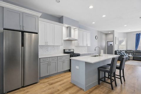 Tiny photo for 4411 S Calumet Avenue, Chicago, IL 60653 (MLS # 12590848)