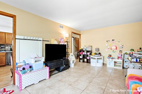 Tiny photo for 1320 Glenview Court, Round Lake Beach, IL 60073 (MLS # 12463992)