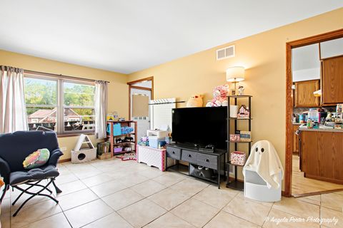 Tiny photo for 1320 Glenview Court, Round Lake Beach, IL 60073 (MLS # 12463992)