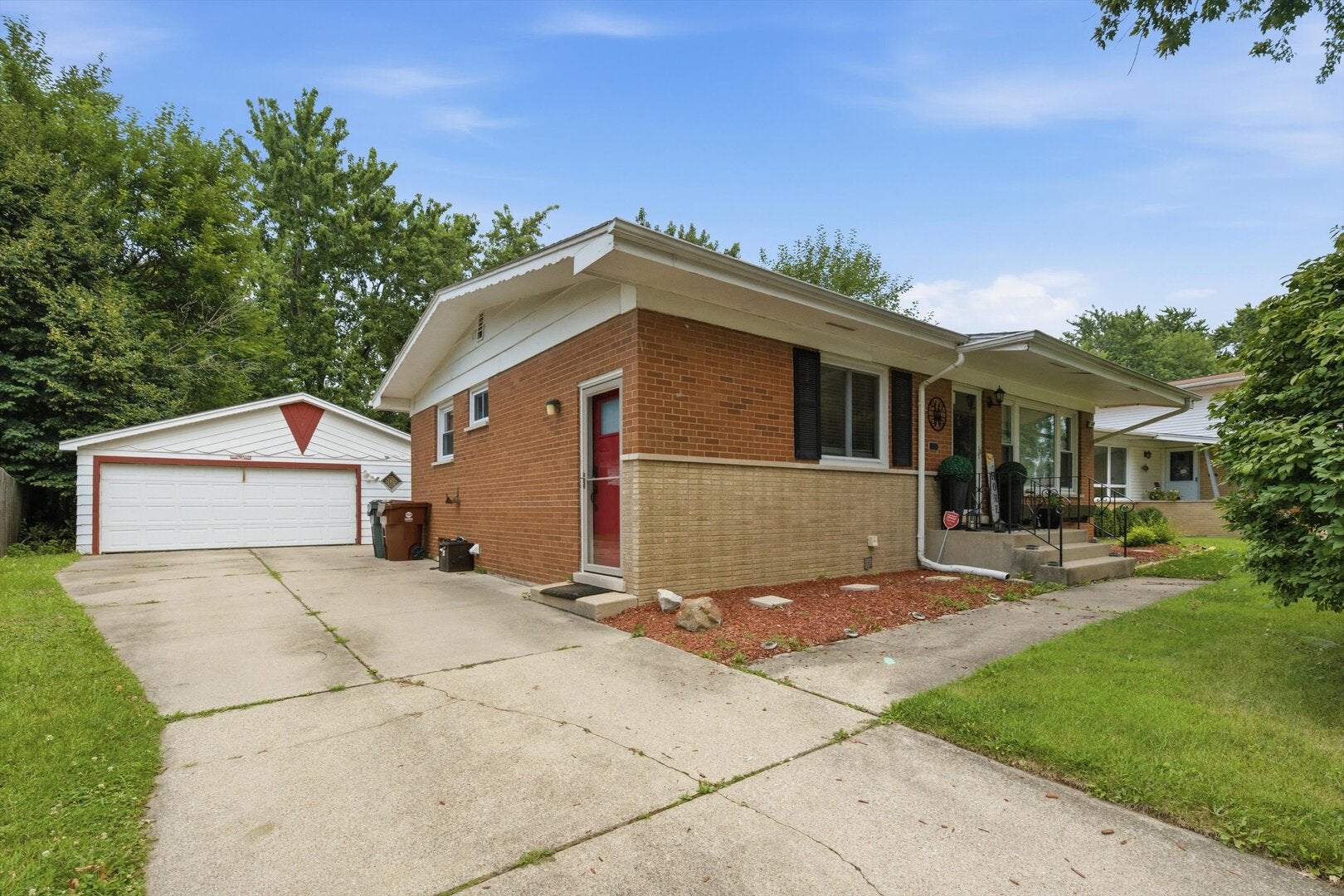 835 W Terrace Drive