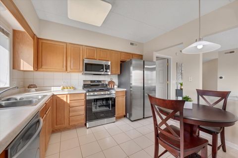 Tiny photo for 1 S Lincoln Avenue #311, Lombard, IL 60148 (MLS # 12608908)