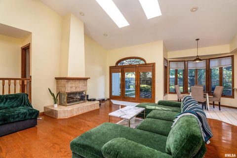 Tiny photo for 600 Deer Lake Drive W, Carbondale, IL 62901 (MLS # EB460105)