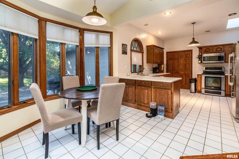 Tiny photo for 600 Deer Lake Drive W, Carbondale, IL 62901 (MLS # EB460105)