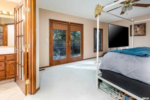 Tiny photo for 600 Deer Lake Drive W, Carbondale, IL 62901 (MLS # EB460105)