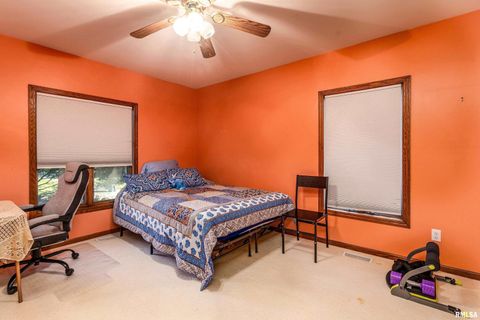 Tiny photo for 600 Deer Lake Drive W, Carbondale, IL 62901 (MLS # EB460105)