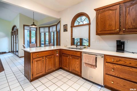 Tiny photo for 600 Deer Lake Drive W, Carbondale, IL 62901 (MLS # EB460105)