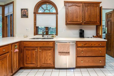 Tiny photo for 600 Deer Lake Drive W, Carbondale, IL 62901 (MLS # EB460105)