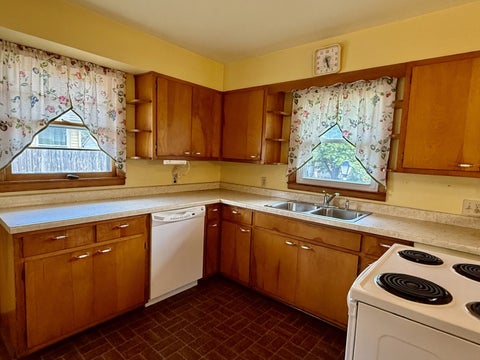 Tiny photo for 1021 7th Street, Peru, IL 61354 (MLS # 12719837)