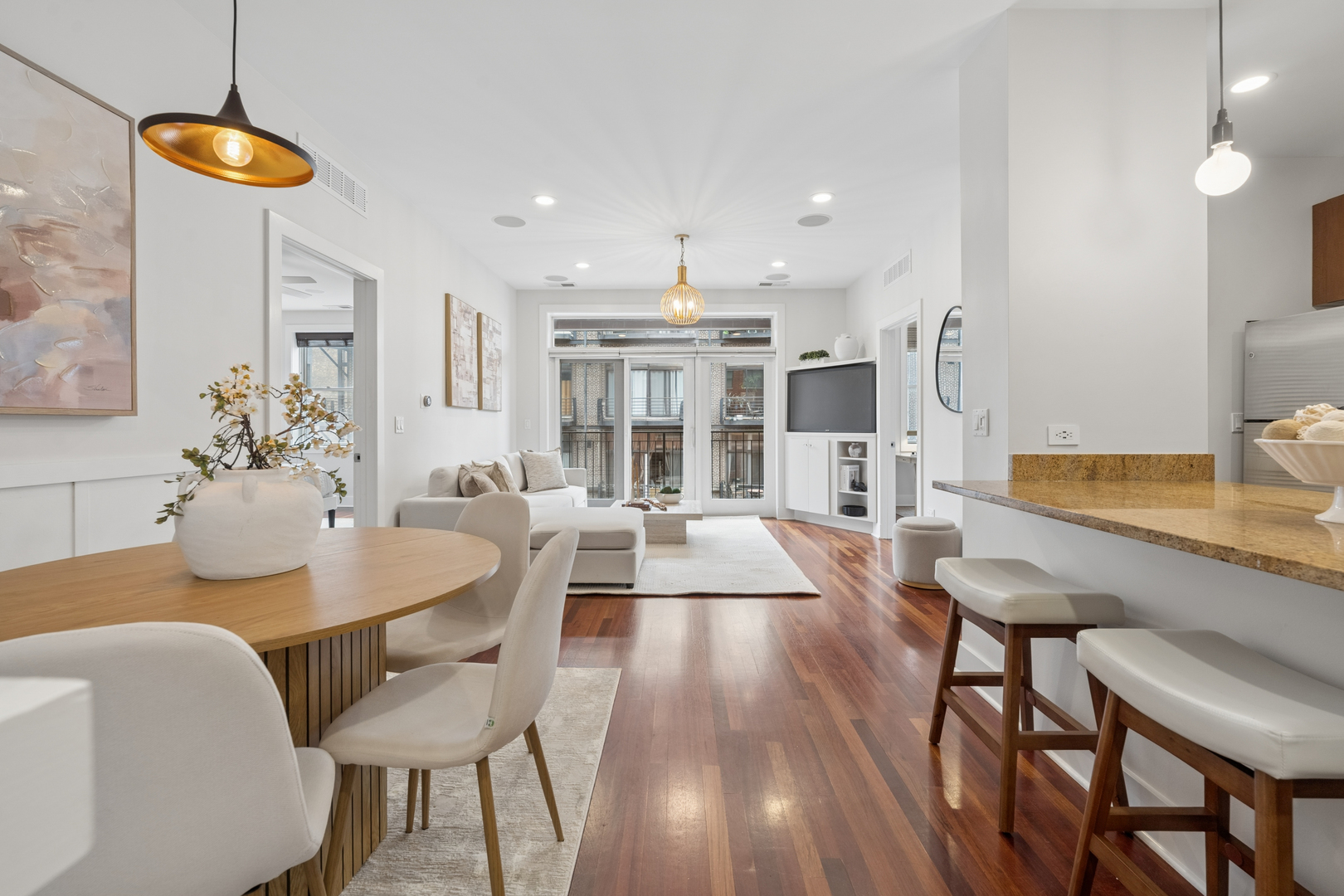 2740 W Armitage Avenue 302S