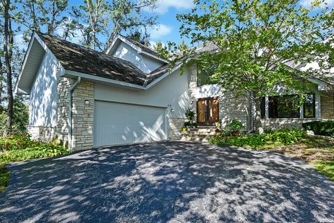 A home in Burr Ridge