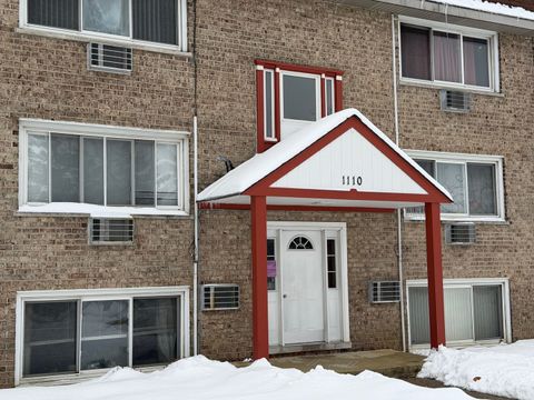 Photo of 1110 W 18th Street #1E, Broadview, IL 60155 (MLS # 12521740)