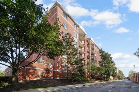 Tiny photo for 110 N Milwaukee Avenue #305, Wheeling, IL 60090 (MLS # 12469399)