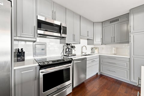 Tiny photo for 6301 N Sheridan Road #17R, Chicago, IL 60660 (MLS # 12747284)