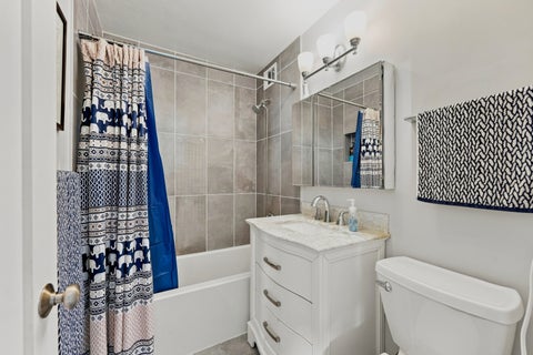 Tiny photo for 6301 N Sheridan Road #17R, Chicago, IL 60660 (MLS # 12747284)