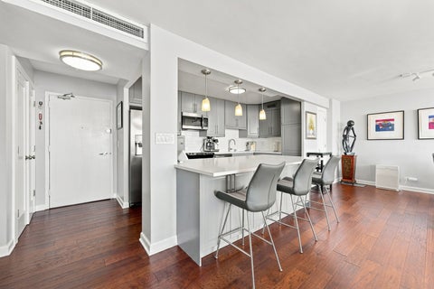Tiny photo for 6301 N Sheridan Road #17R, Chicago, IL 60660 (MLS # 12747284)