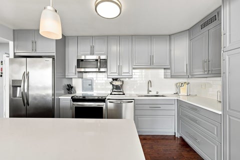Tiny photo for 6301 N Sheridan Road #17R, Chicago, IL 60660 (MLS # 12747284)