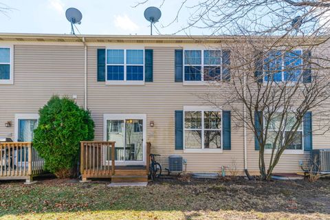 Tiny photo for 532 S Jade Lane, Round Lake, IL 60073 (MLS # 12605449)