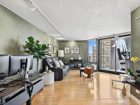 Tiny photo for 5320 N Sheridan Road #2509, Chicago, IL 60640 (MLS # 12504512)