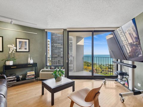 Tiny photo for 5320 N Sheridan Road #2509, Chicago, IL 60640 (MLS # 12504512)