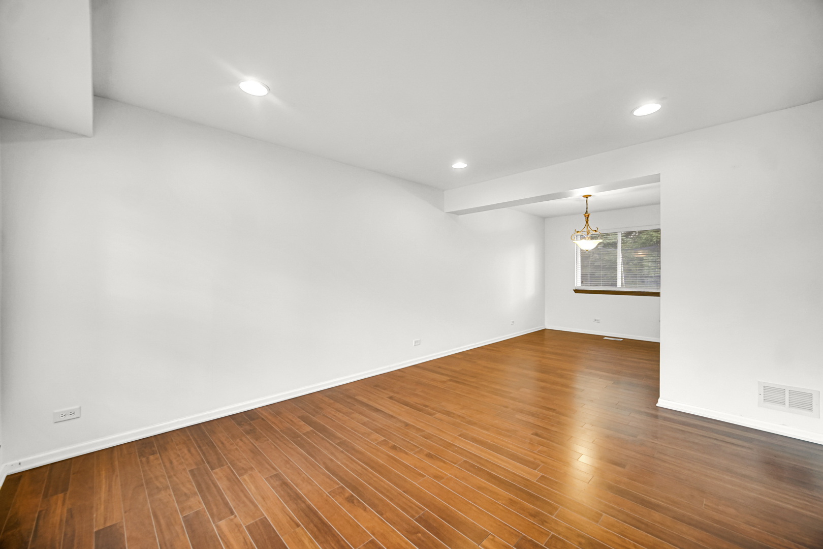 1001 Martingale Lane
