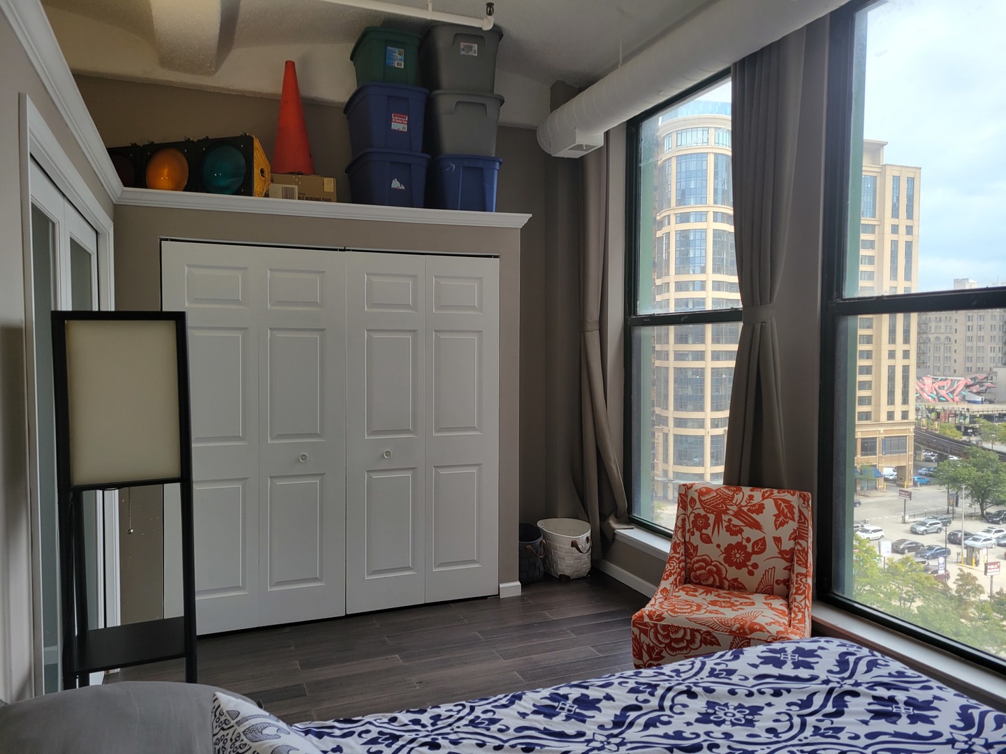 633 S Plymouth Court 703