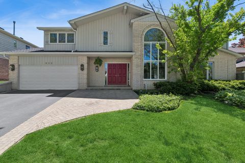 Photo of 828 Woodleigh Avenue, Highland Park, IL 60035 (MLS # 12646718)