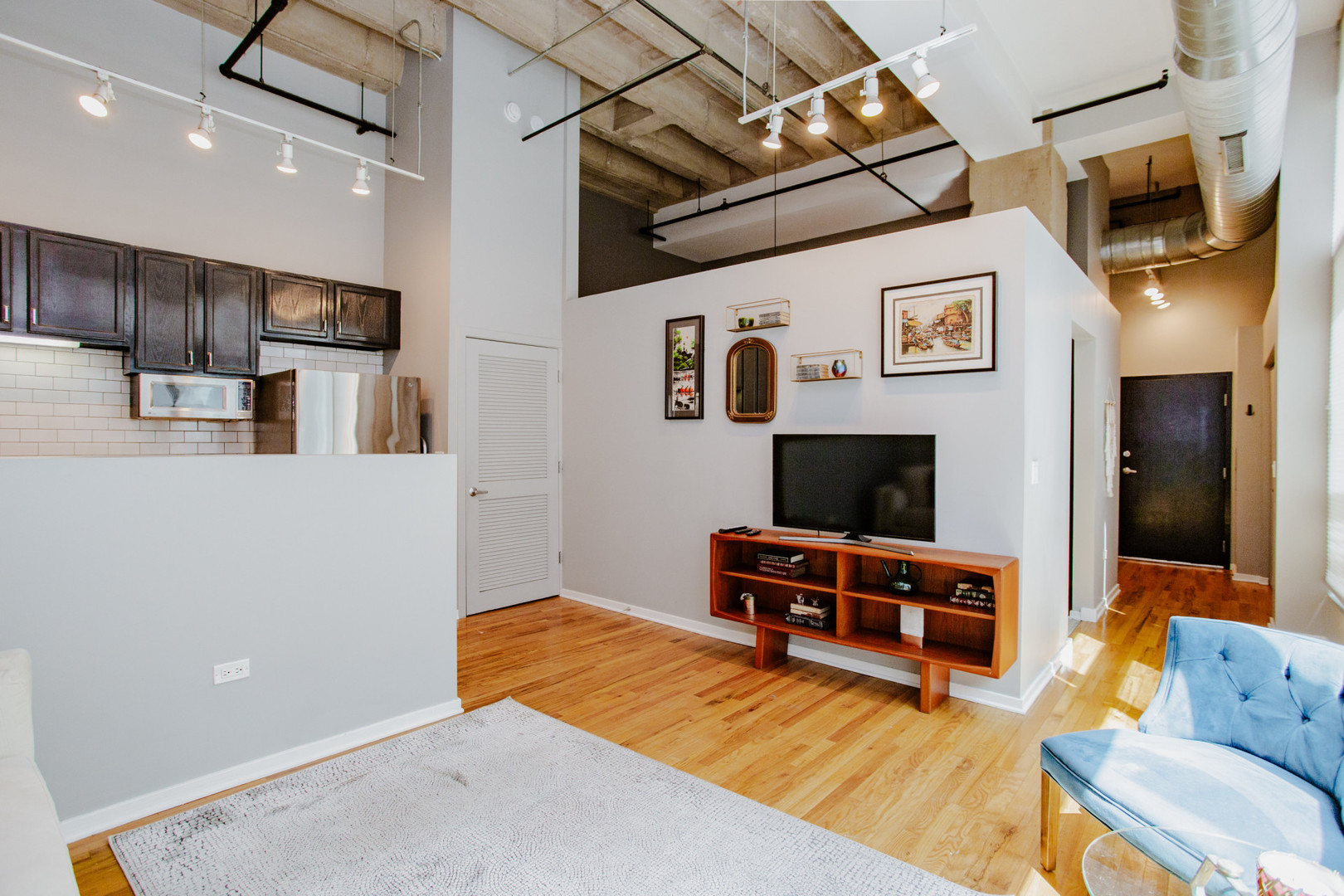 1645 W Ogden Avenue 338