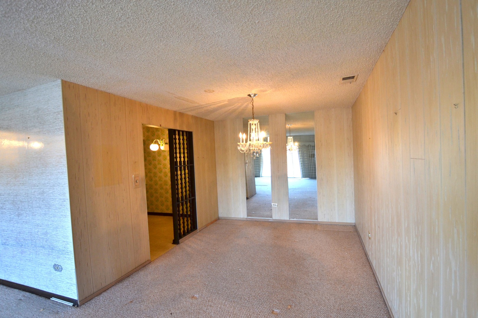 Oak Lawn, Illinois 60453, United States, 2 Bedrooms Bedrooms, ,2 BathroomsBathrooms,Residential,Active,244409