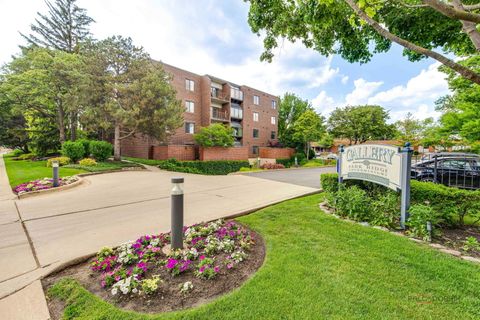 Photo of 2200 Bouterse Street #409, Park Ridge, IL 60068 (MLS # 12400639)