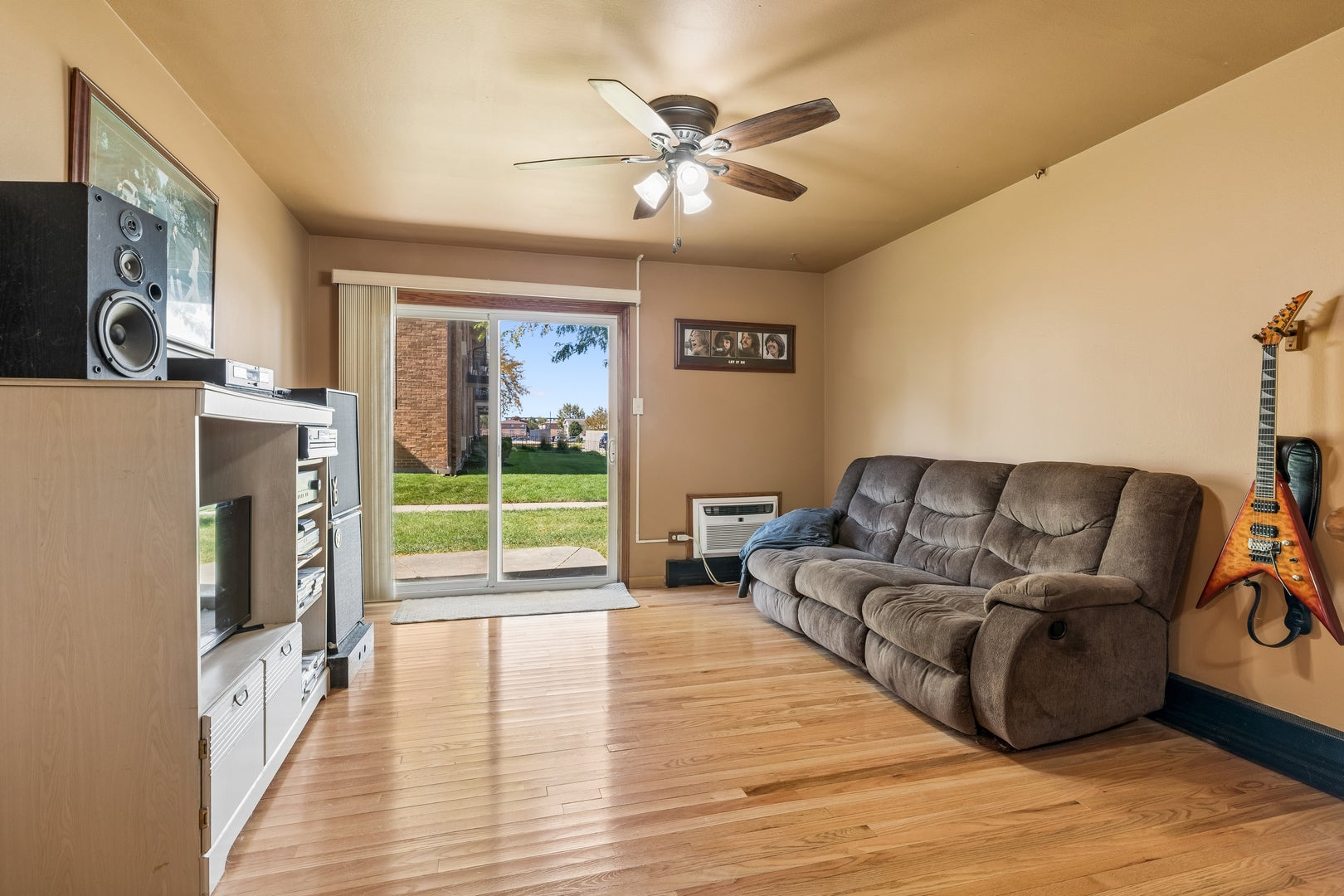 8836 N Western Avenue 1H