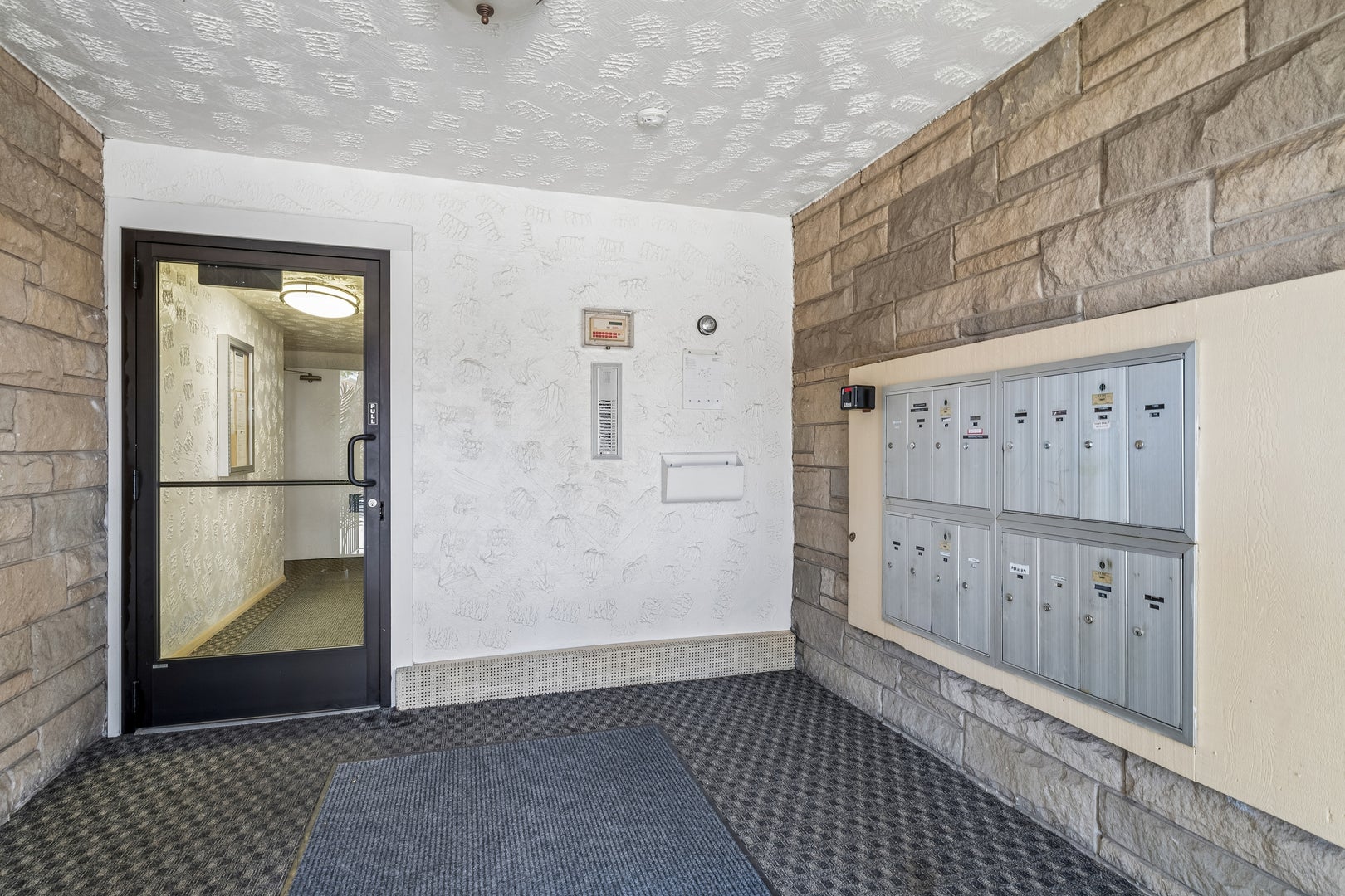 8836 N Western Avenue 1H