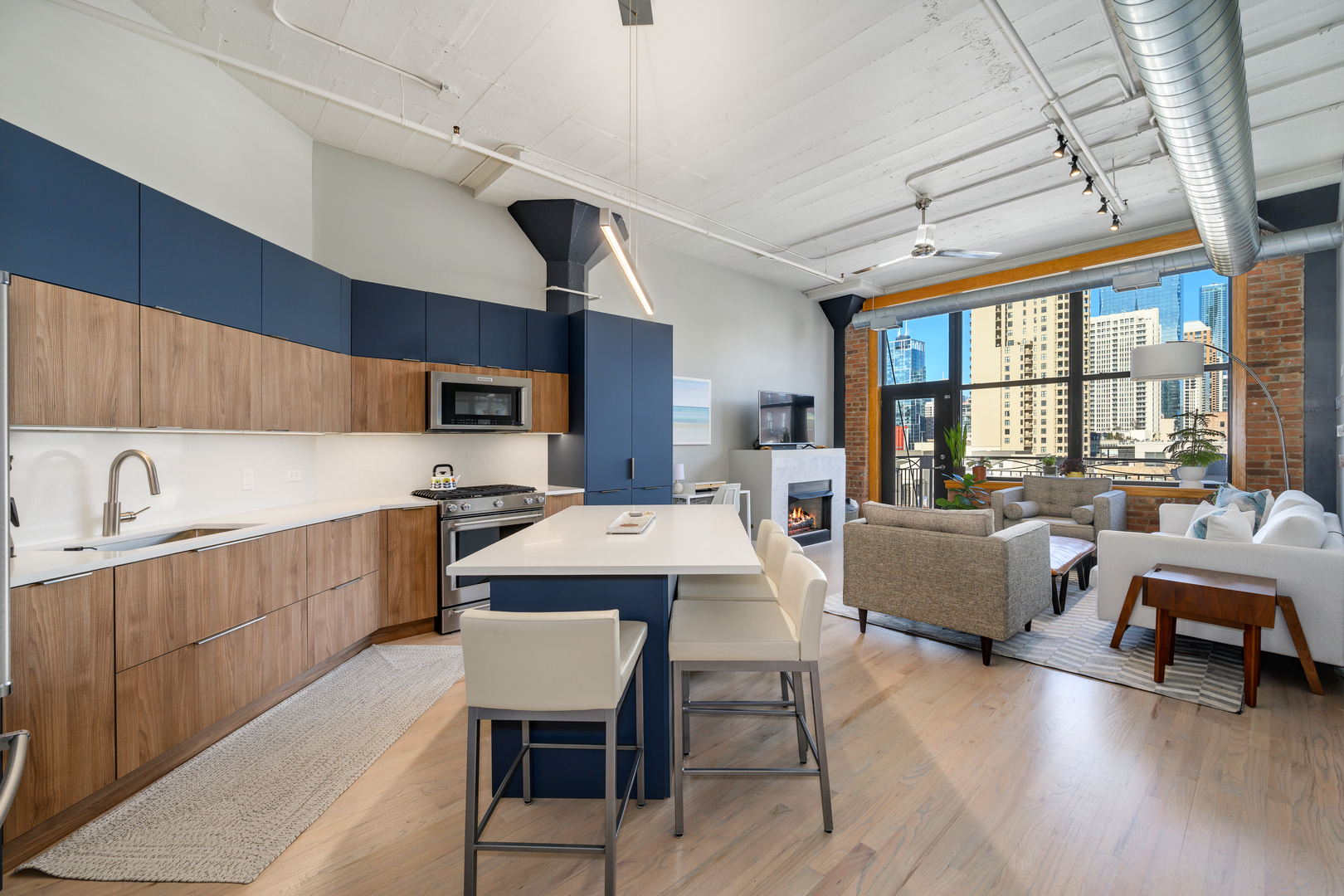 1601 S MICHIGAN Avenue 502