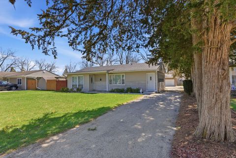 Tiny photo for 117 Hook Road, Carpentersville, IL 60110 (MLS # 12614685)
