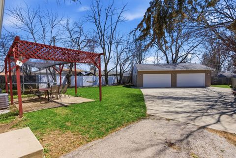 Tiny photo for 117 Hook Road, Carpentersville, IL 60110 (MLS # 12614685)