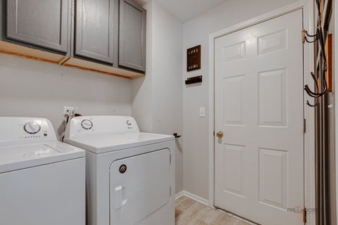 Tiny photo for 441 Barn Swallow Drive, Lindenhurst, IL 60046 (MLS # 12700892)