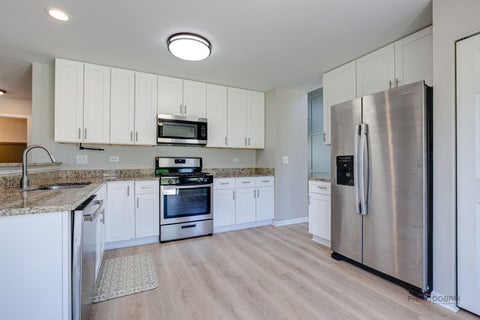 Tiny photo for 441 Barn Swallow Drive, Lindenhurst, IL 60046 (MLS # 12700892)
