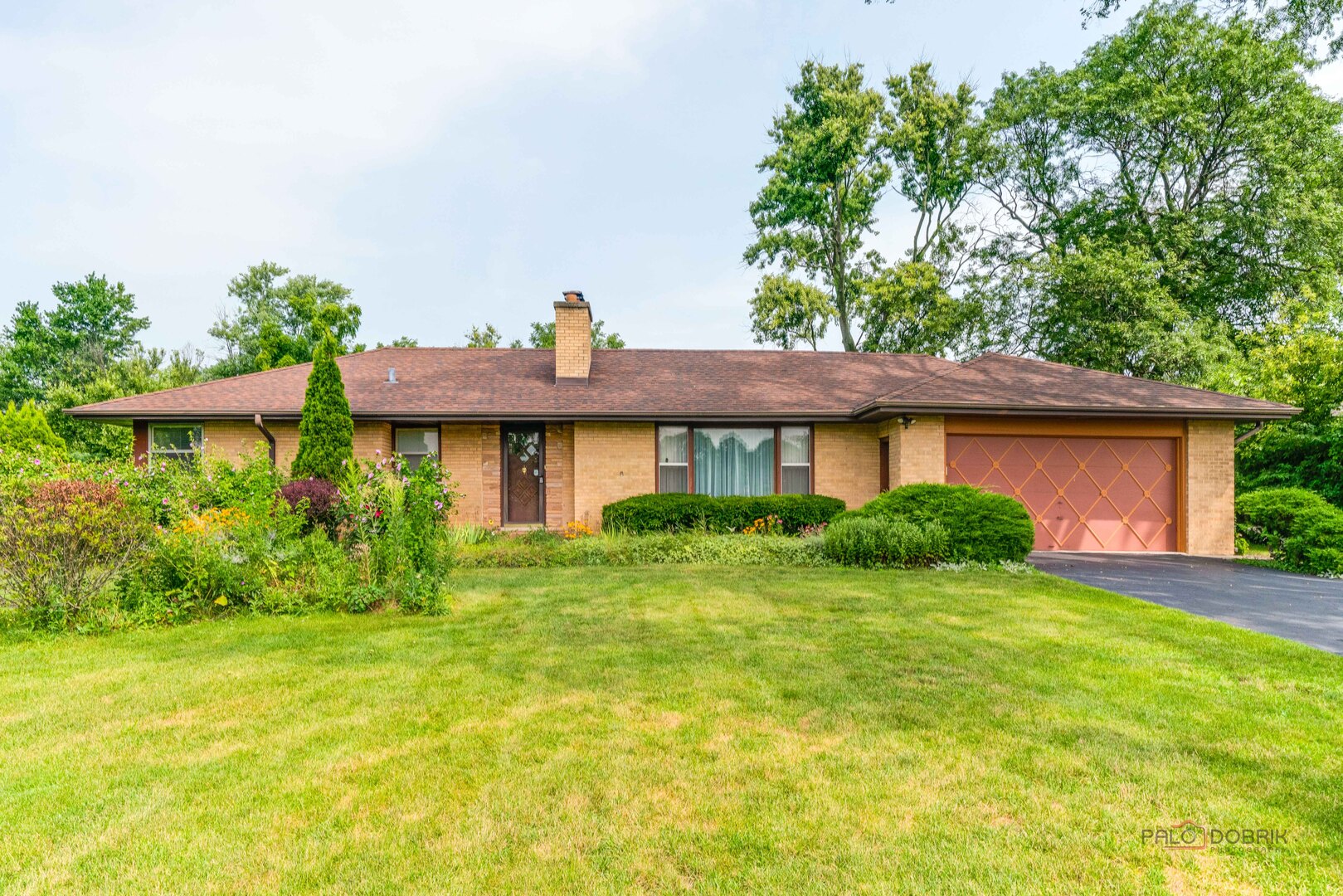 416 Hillcrest Drive