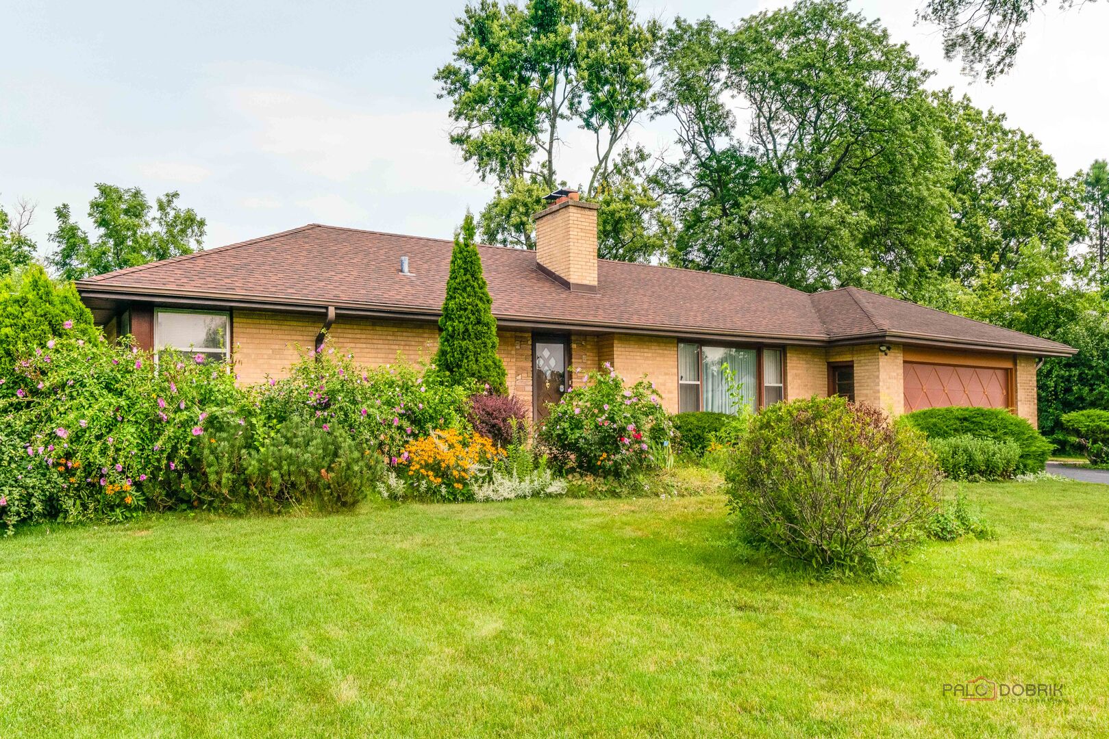 416 Hillcrest Drive