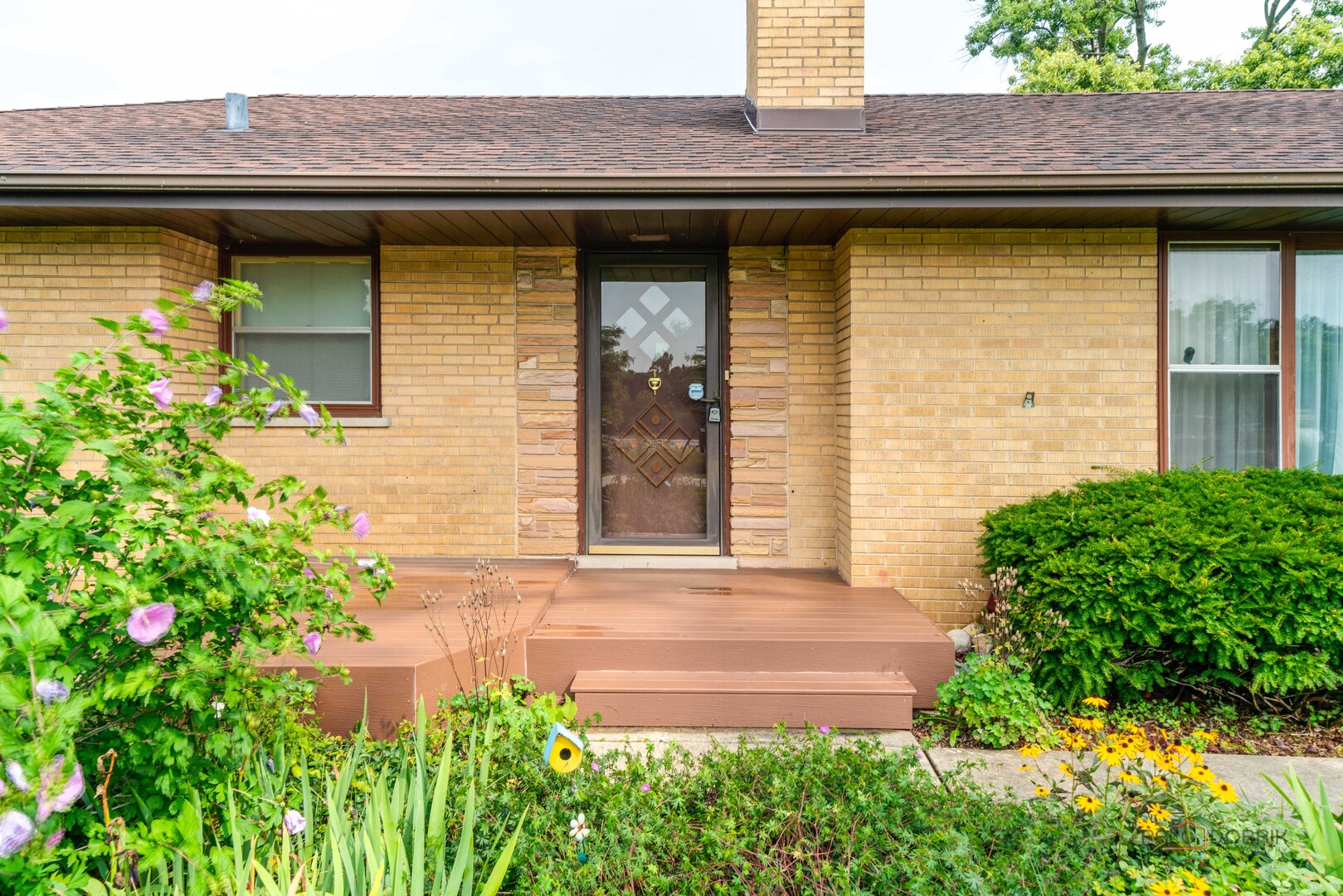 416 Hillcrest Drive