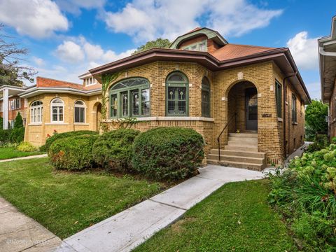 Tiny photo for 6739 N Rockwell Street, Chicago, IL 60645 (MLS # 12605291)