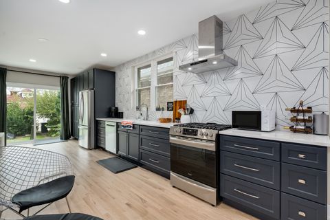 Tiny photo for 6739 N Rockwell Street, Chicago, IL 60645 (MLS # 12605291)