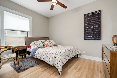 Tiny photo for 6739 N Rockwell Street, Chicago, IL 60645 (MLS # 12605291)